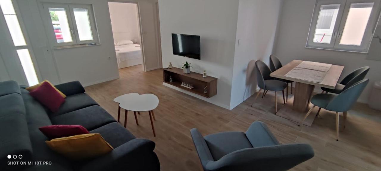 Apartments Alen Vir Extérieur photo
